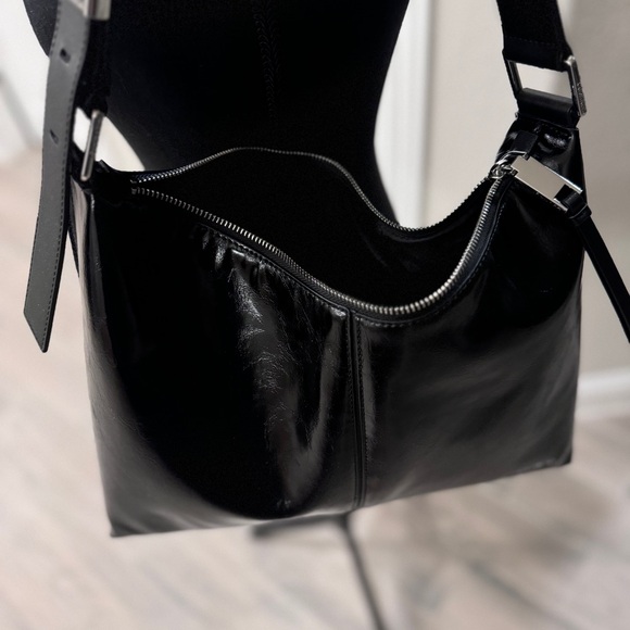 Calvin Klein Max Hobo shoulder purse. - Picture 3 of 8